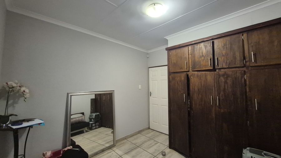 3 Bedroom Property for Sale in Mooivallei Park North West
